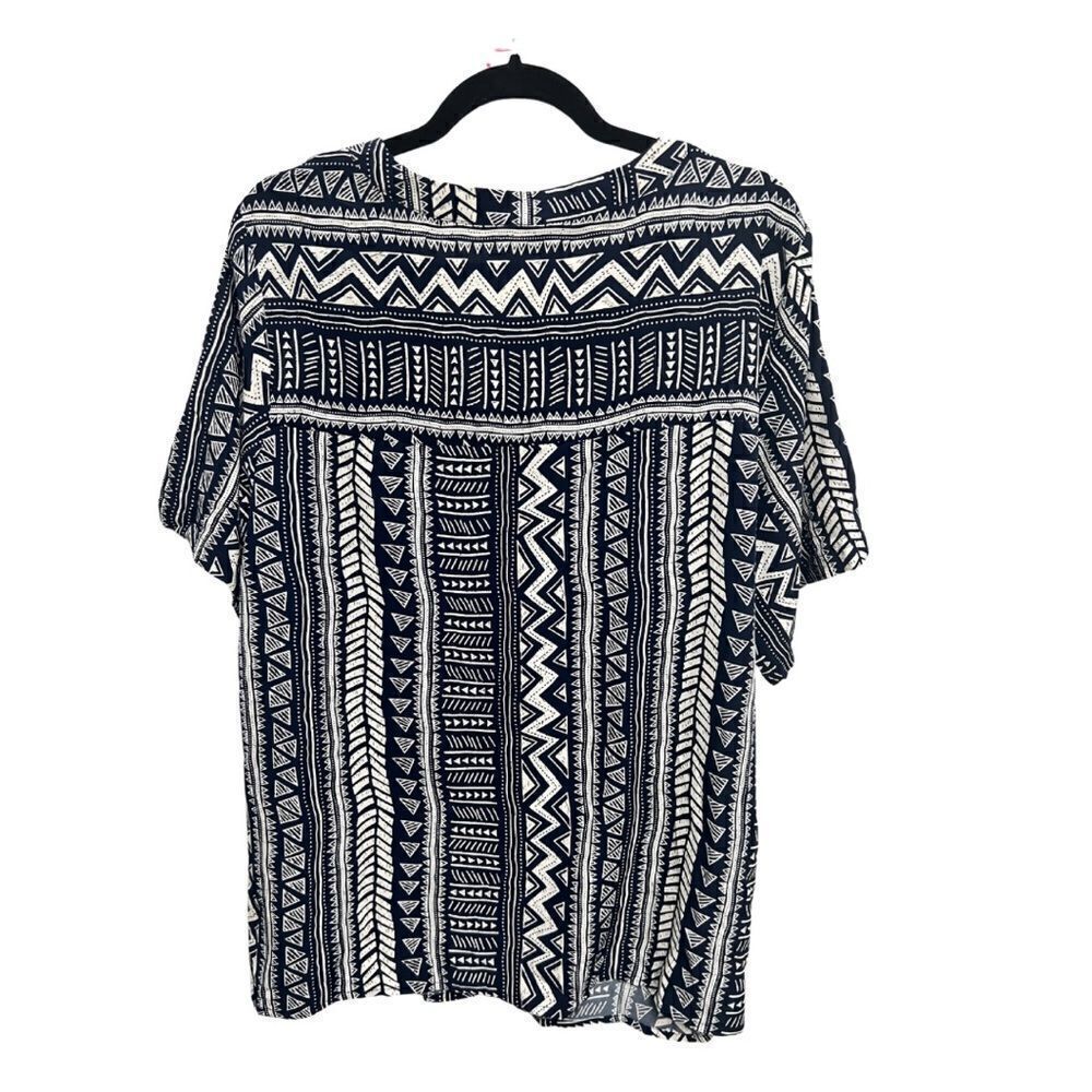 Bloomchic Geometric Print Top Navy - Picture 3 of 6